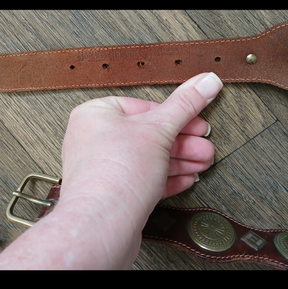 Vintage Banana Republic Brown Leather Brass Western Concho Belt. Made in Italy - Picture 5 of 12